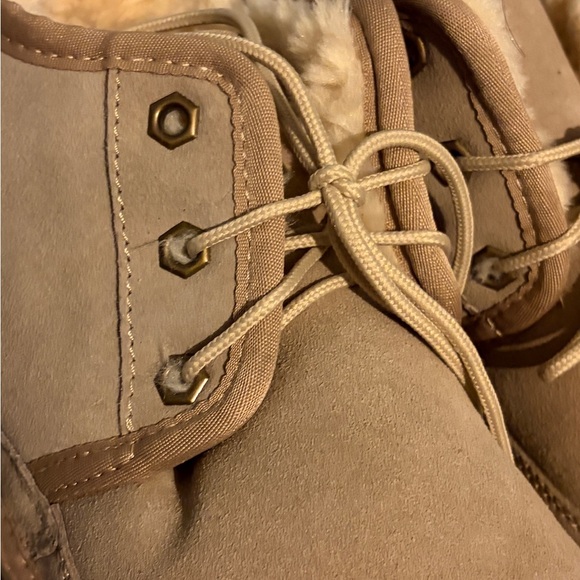 UGG Men's/Women’s Cream Chukka Boots - Picture 7 of 11